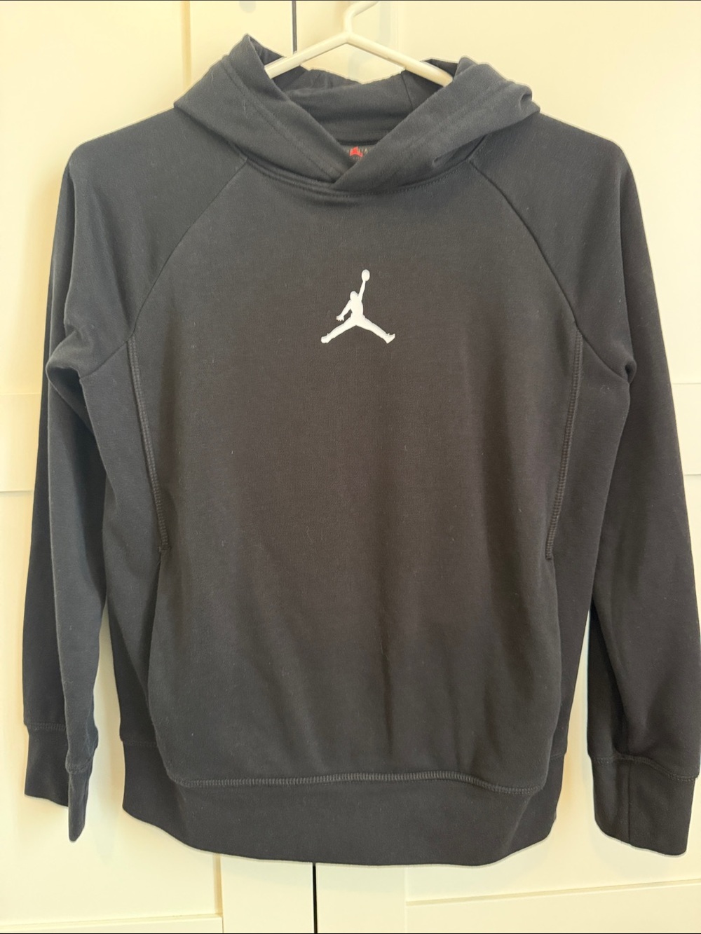 Jordan boys black hoodie 10/12 M